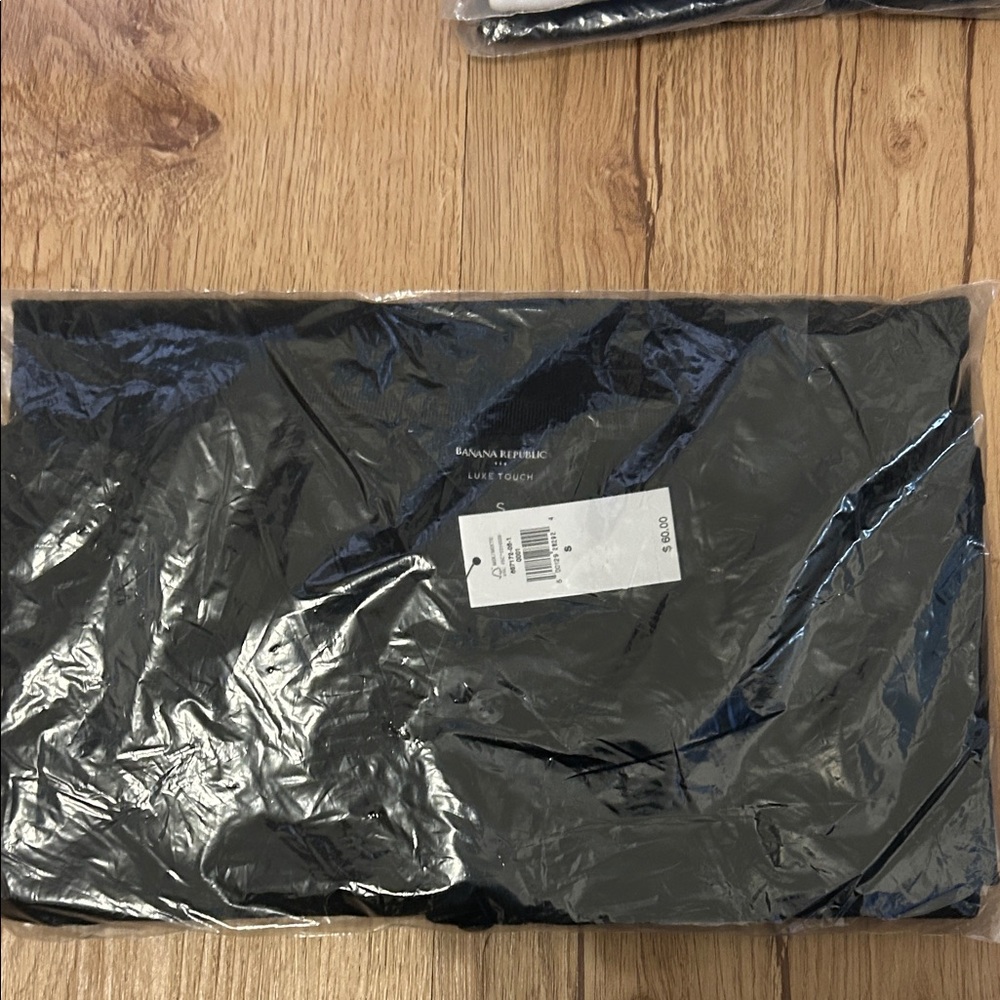 Banana Republic Classic Black Top